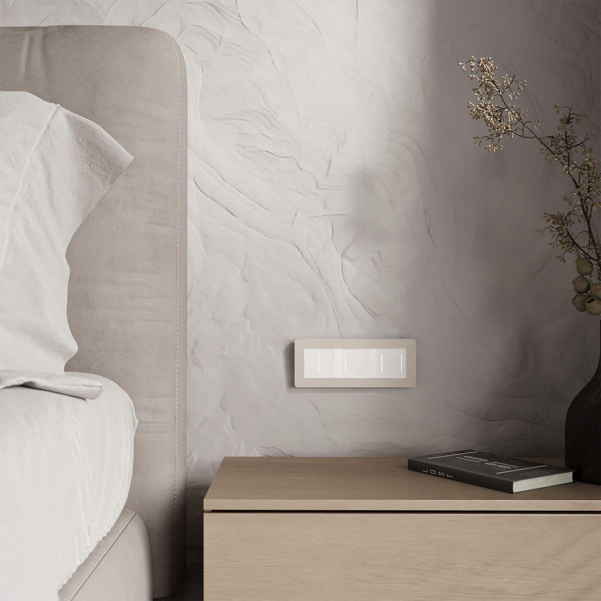 Рамка Werkel Split на 3 поста айвори/белый W0033066 4690389206078